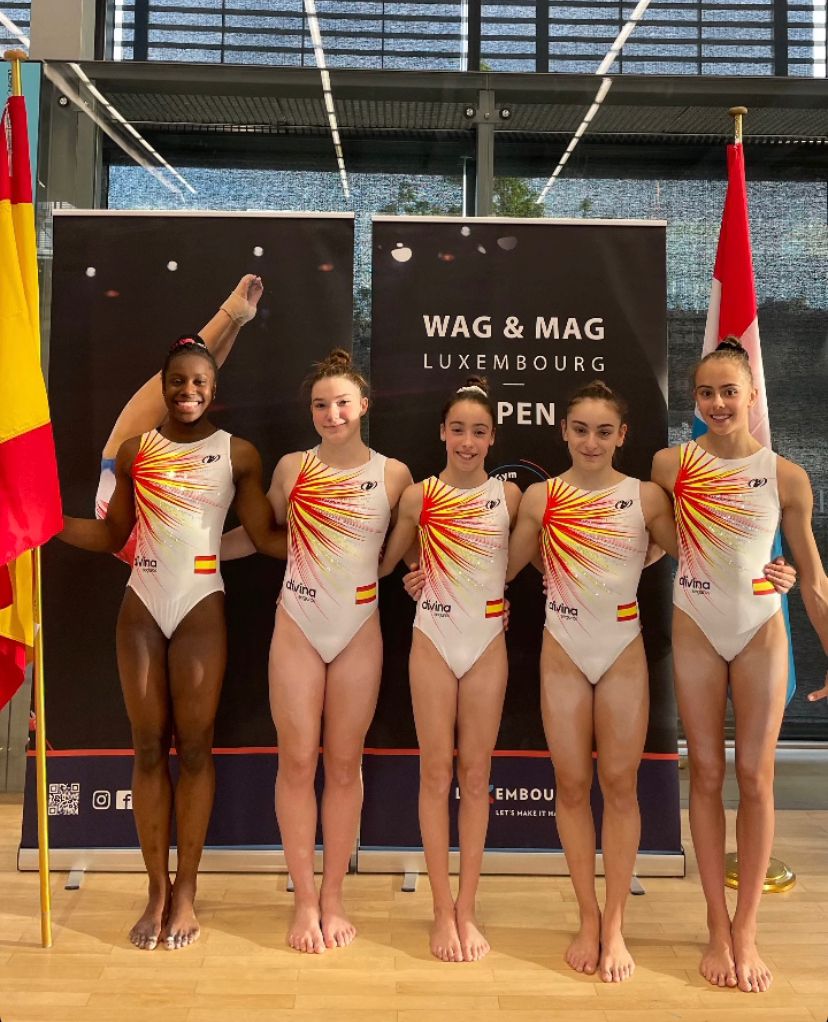 Debut internacional con el equipo nacional junior de Elvira Ruiz-Fornells (CEMG Majadaonda) con medallas