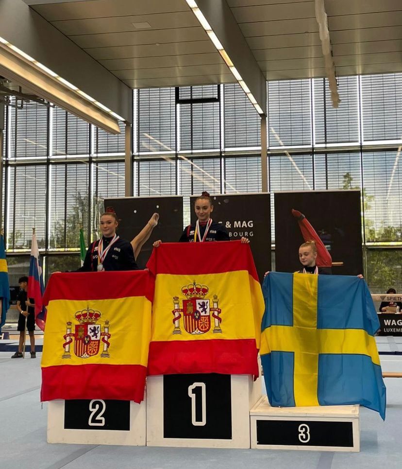 Debut internacional con el equipo nacional junior de Elvira Ruiz-Fornells (CEMG Majadaonda) con medallas